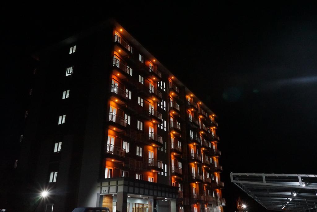 Tai-Shan Suites Ratchaburi Exterior photo