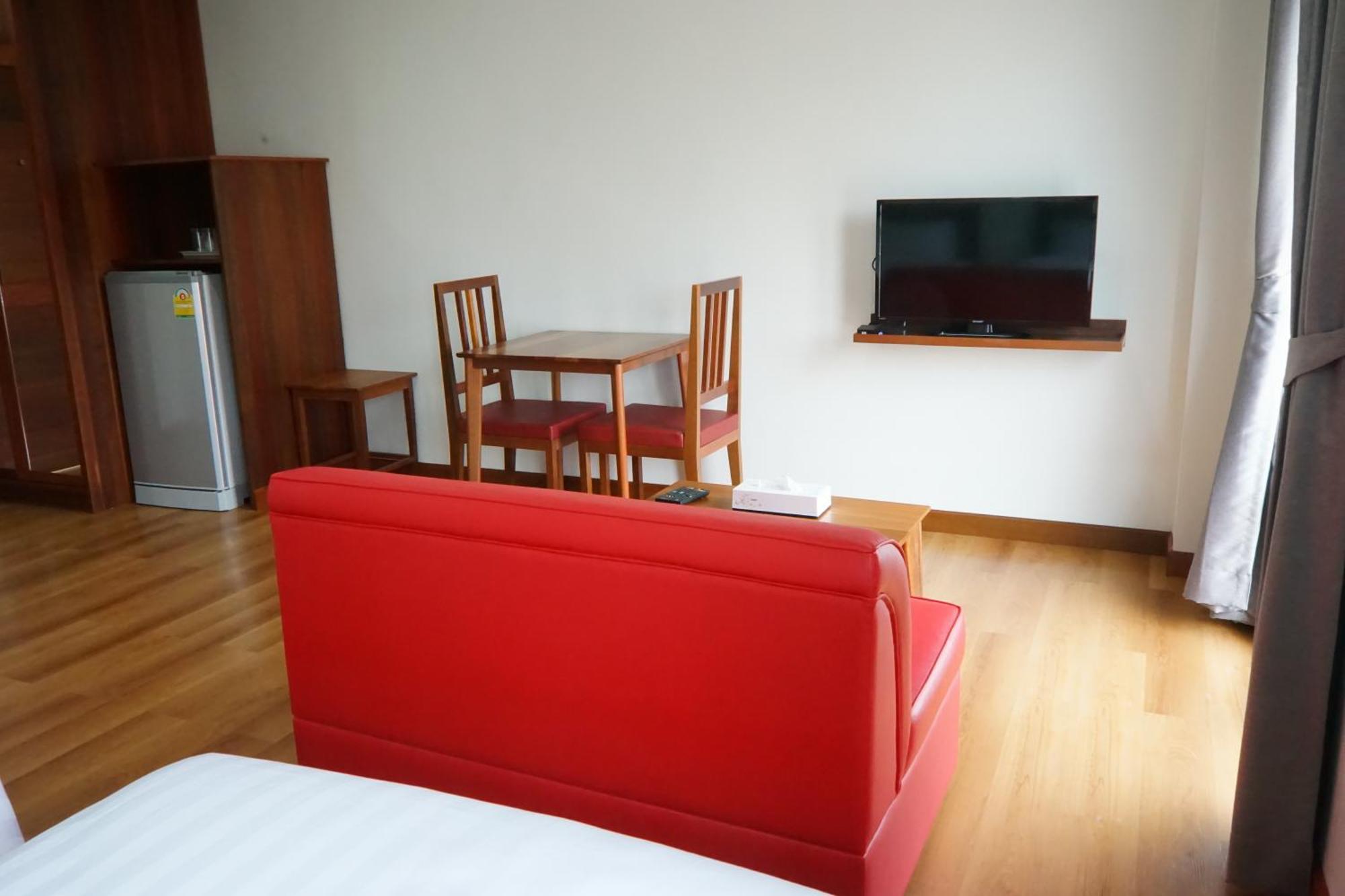 Tai-Shan Suites Ratchaburi Room photo