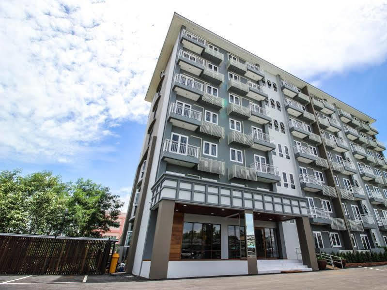 Tai-Shan Suites Ratchaburi Exterior photo
